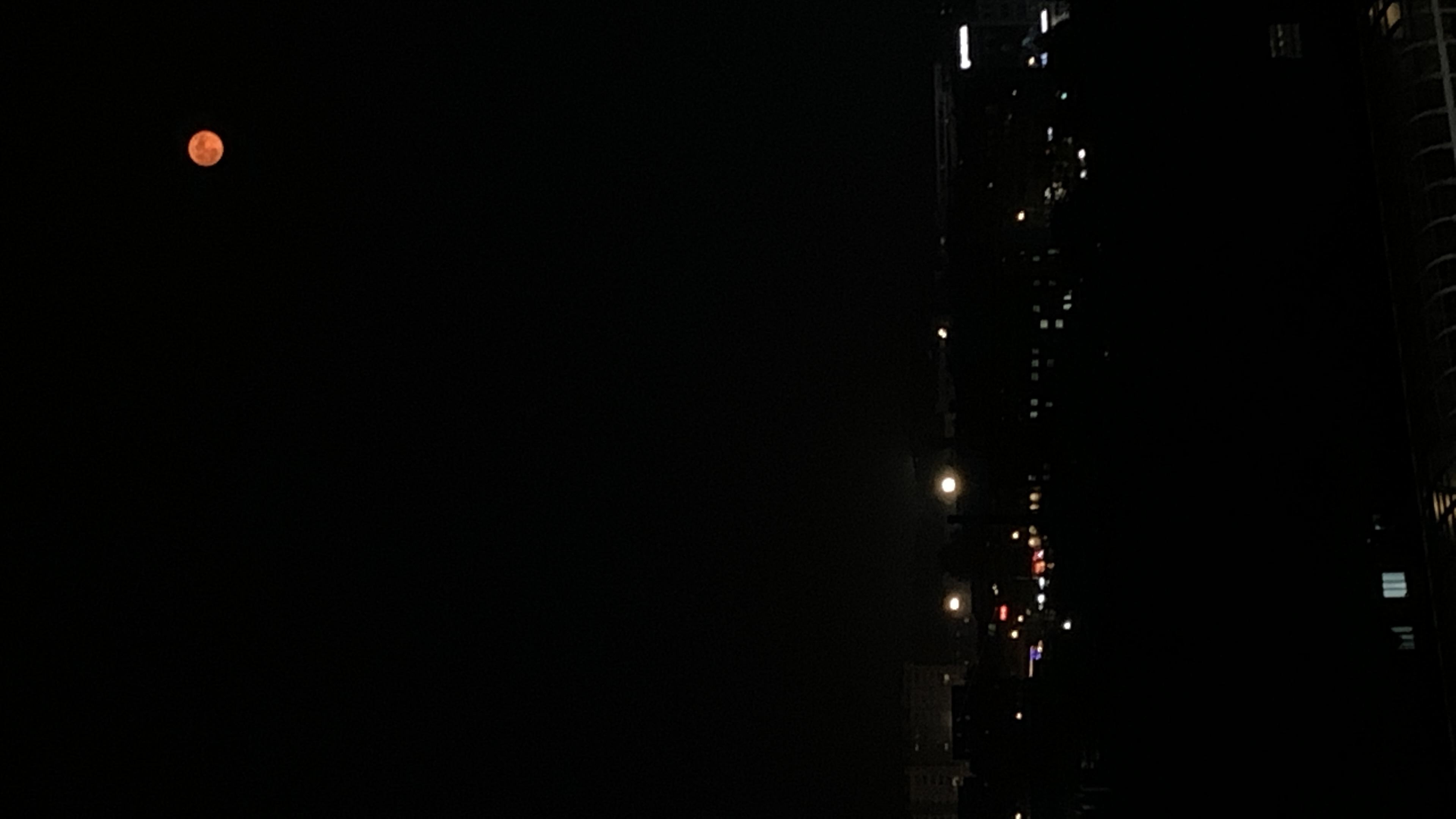 月